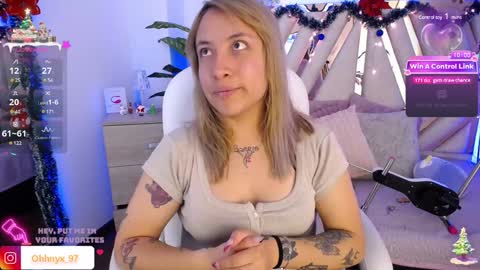 Snapshot of nyx_andria chatting on 12-18-24, 04:31 Alex   .    online show from 12-18-24, 04:31