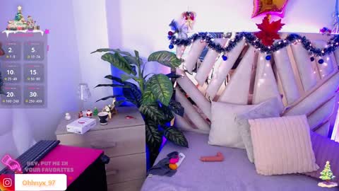 Snapshot of nyx_andria chatting on 12-27-24, 10:12 Alex   .    online show from 12-27-24, 10:12
