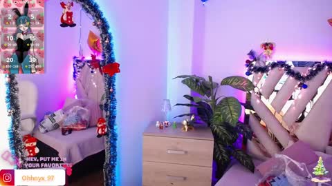 Snapshot of nyx_andria chatting on 12-30-24, 10:53 Alex   .    online show from 12-30-24, 10:53