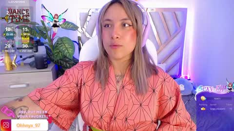 Snapshot of nyx_andria chatting on 01-14-25, 01:26 Alex   .    online show from 01-14-25, 01:26