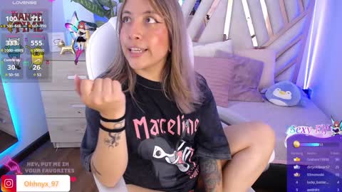 Snapshot of nyx_andria chatting on 01-16-25, 12:23 Alex   .    online show from 01-16-25, 12:23