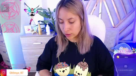 Snapshot of nyx_andria chatting on 01-19-25, 08:09 Alex   .    online show from 01-19-25, 08:09