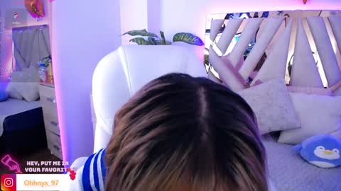 Snapshot of nyx_andria chatting on 01-22-25, 08:17 Alex   .    online show from 01-22-25, 08:17