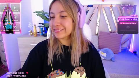 Snapshot of nyx_andria chatting on 01-29-25, 08:46 Alex   .    online show from 01-29-25, 08:46