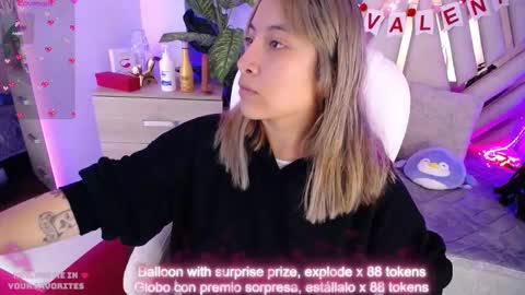 Snapshot of nyx_andria chatting on 02-16-25, 08:22 Alex   .    online show from 02-16-25, 08:22