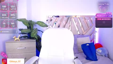 Snapshot of nyx_andria chatting on 03-07-25, 03:40 Alex   .    online show from 03-07-25, 03:40