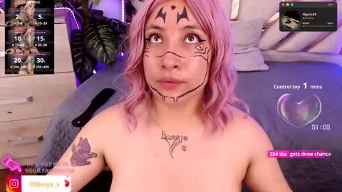 Snapshot of nyx_andria chatting on 09-19-25, 12:45 Alex   .    online show from 09-19-25, 12:45