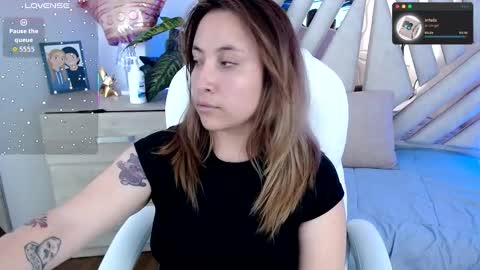 Snapshot of nyx_andria chatting on 09-23-25, 09:29 Alex   .    online show from 09-23-25, 09:29