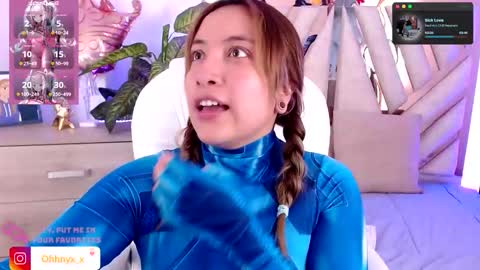 Snapshot of nyx_andria chatting on 09-25-25, 09:18 Alex   .    online show from 09-25-25, 09:18