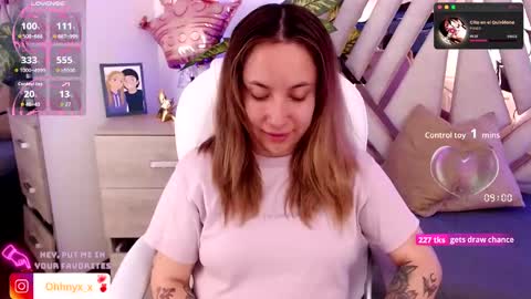 Snapshot of nyx_andria chatting on 09-27-25, 09:20 Alex   .    online show from 09-27-25, 09:20