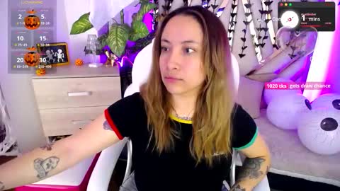 Snapshot of nyx_andria chatting on 10-23-25, 10:08 Alex   .    online show from 10-23-25, 10:08