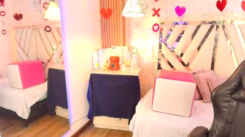 Snapshot of nyx_andria chatting on 05-31-26, 03:47 Alex . online show from 05-31-26, 03:47