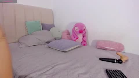 Snapshot of nyxax chatting on 09-13-25, 10:31 nyxax online show from 09-13-25, 10:31