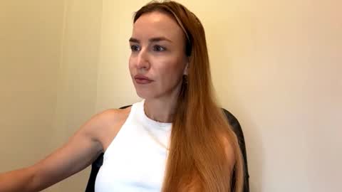 Snapshot of nyxelia_ chatting on 10-20-25, 07:20 Anastasia online show from 10-20-25, 07:20