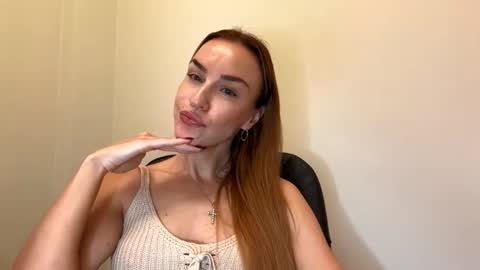 Snapshot of nyxelia_ chatting on 11-18-25, 08:30 Anastasia online show from 11-18-25, 08:30