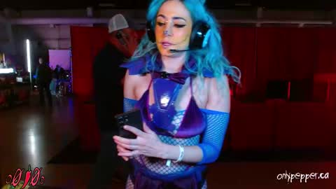 Snapshot of o0pepper0o chatting on 10-18-25, 05:35 Pepper online show from 10-18-25, 05:35