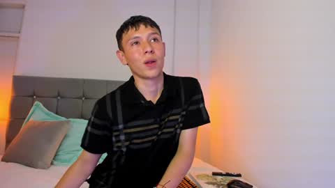 Snapshot of oasis_ossa chatting on 12-10-24, 04:13 Lyam online show from 12-10-24, 04:13