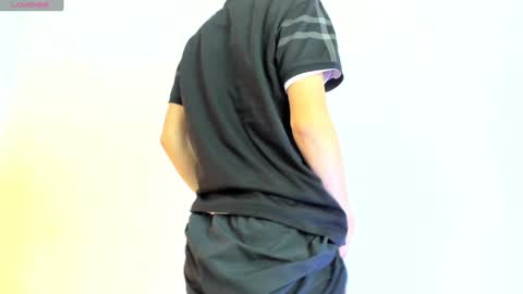 Snapshot of oasis_ossa chatting on 12-14-24, 03:51 Lyam online show from 12-14-24, 03:51