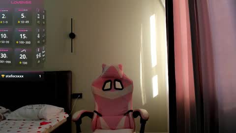 Snapshot of obokozu_mai chatting on 10-14-25, 04:24 Leila online show from 10-14-25, 04:24