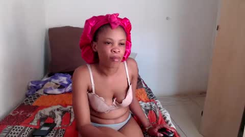 Snapshot of obsessedmimi chatting on 09-21-25, 02:08 obsessedmimi online show from 09-21-25, 02:08