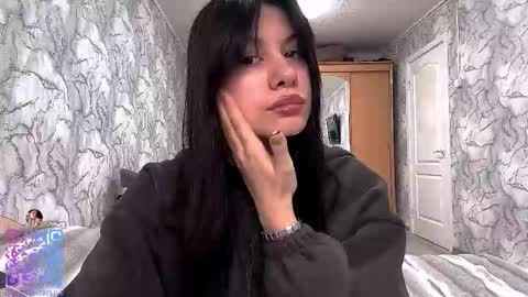 Snapshot of obsidian_glow chatting on 11-07-25, 06:57 Amelia online show from 11-07-25, 06:57