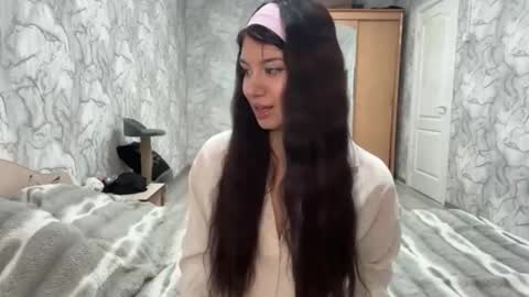 Snapshot of obsidian_glow chatting on 11-17-25, 08:53 Amelia online show from 11-17-25, 08:53