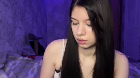 Snapshot of obsidian_glow chatting on 11-19-25, 08:14 Amelia online show from 11-19-25, 08:14