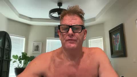 Snapshot of obsidianheartsx chatting on 09-12-25, 10:10 SimplyUs online show from 09-12-25, 10:10