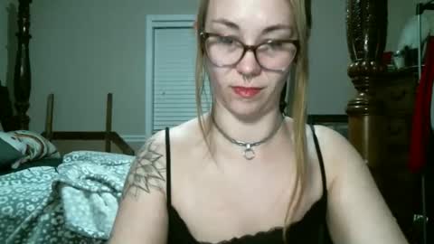 Snapshot of occultickitty chatting on 03-17-26, 02:27 OcculticKitty online show from 03-17-26, 02:27