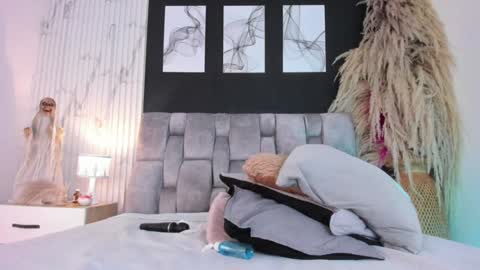 Snapshot of ocean_becker chatting on 01-10-25, 05:47 Irina online show from 01-10-25, 05:47