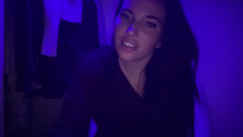 Snapshot of oceanxalara22_xo chatting on 10-29-25, 02:36 A L A R A  online show from 10-29-25, 02:36