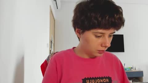 Evie online show from 12-18-25, 05:35