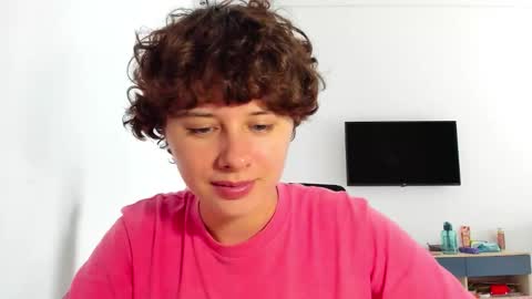 Evie online show from 03-06-26, 07:05