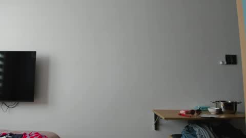 Evie online show from 04-27-26, 05:05