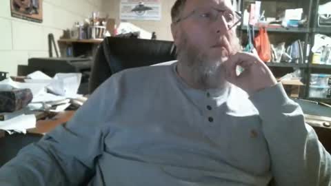 Snapshot of oddobsessions chatting on 12-15-25, 02:38 oddobsessions online show from 12-15-25, 02:38