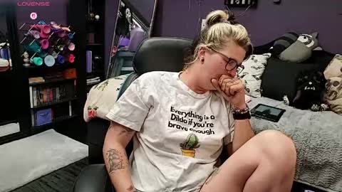 Oddy With A Body online show from 04-18-26, 07:01