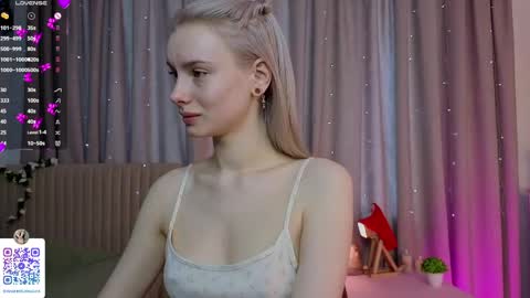 Snapshot of odeliagrace chatting on 05-17-26, 04:32 Agata online show from 05-17-26, 04:32