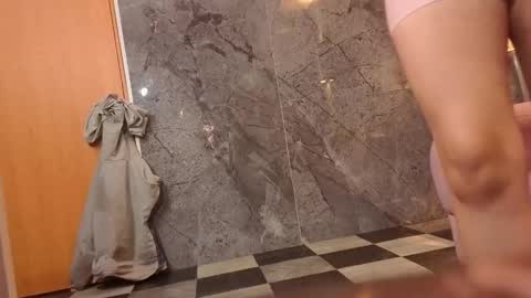 Snapshot of odette_b chatting on 11-09-25, 12:58 odette_b online show from 11-09-25, 12:58