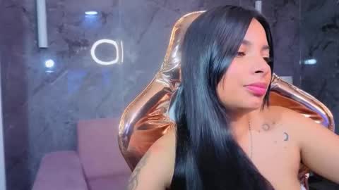 Snapshot of odette_b chatting on 11-18-25, 03:23 odette_b online show from 11-18-25, 03:23