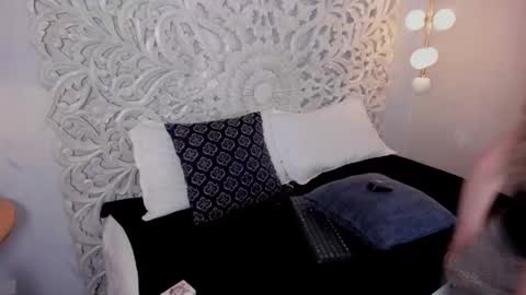 Ana  online show from 11-16-25, 11:27