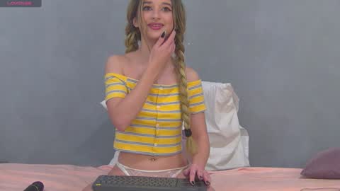 Snapshot of odettebensen chatting on 12-28-24, 09:20 Odette online show from 12-28-24, 09:20