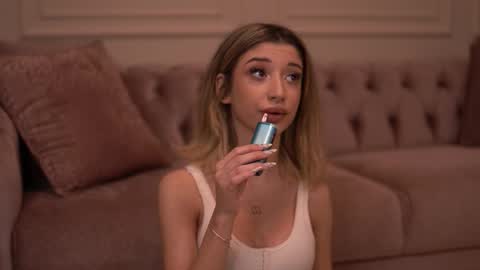 Snapshot of odettebensen chatting on 10-19-25, 01:50 Odette online show from 10-19-25, 01:50