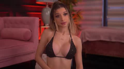 Odette online show from 11-25-25, 06:13