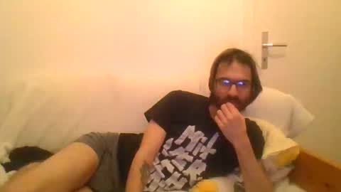 Snapshot of oeffel chatting on 03-13-26, 06:47 oeffel online show from 03-13-26, 06:47