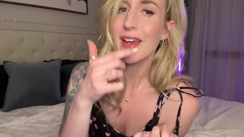 Snapshot of officiallyonlytams chatting on 12-22-24, 12:07 Tams online show from 12-22-24, 12:07