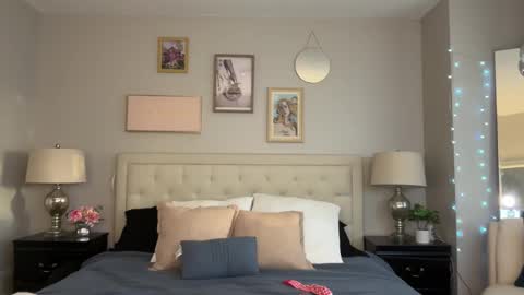 Snapshot of officiallyonlytams chatting on 09-27-25, 12:32 Tams online show from 09-27-25, 12:32