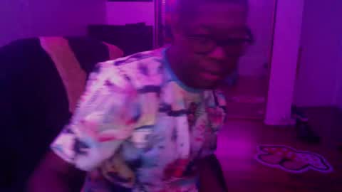 Snapshot of officialmoneyxxx chatting on 12-10-24, 08:08 Money online show from 12-10-24, 08:08