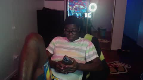 Snapshot of officialmoneyxxx chatting on 12-13-24, 02:49 Money online show from 12-13-24, 02:49