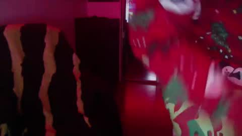 Snapshot of officialmoneyxxx chatting on 12-26-24, 12:14 Money online show from 12-26-24, 12:14