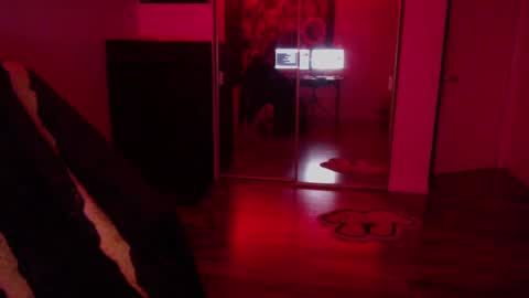 Snapshot of officialmoneyxxx chatting on 10-09-25, 11:30 Money online show from 10-09-25, 11:30